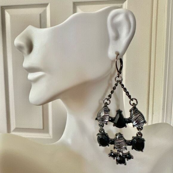 Black zebra statement earrings - Picture 2 of 7